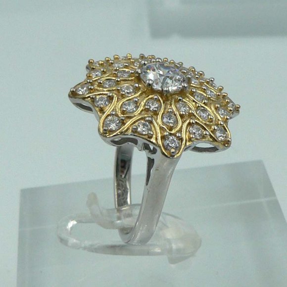 LUSTRO STELLA Sz 6 Swarovski Zirconia Cluster Ring - Picture 4 of 6
